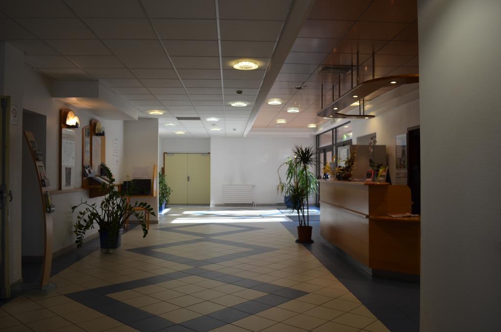 Kyriad Direct Montauban Centre Exterior photo