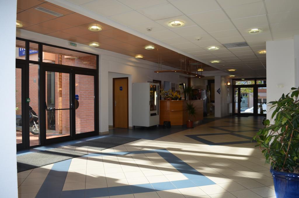 Kyriad Direct Montauban Centre Exterior photo
